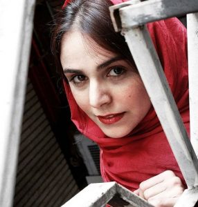 roya hosseini 2 286x300 بیوگرافی رویا حسینی بازیگر ایرانی