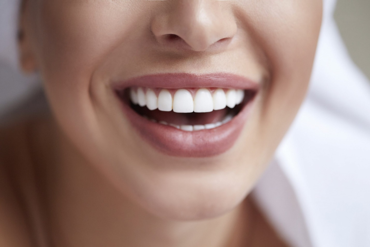 53vtgyb6ybu57uhn67u6i87 بهترین روش سفید کردن دندان چیست ؟